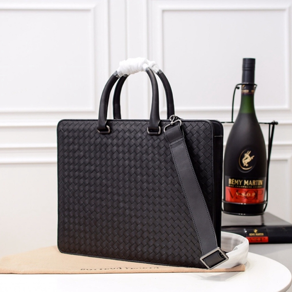 ボッテガヴェネタバッグ側面デザイン